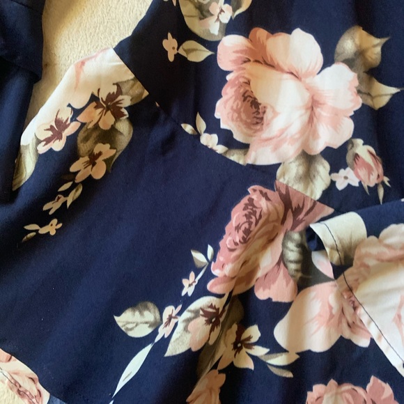 Ruffle Floral Blouse - Picture 3 of 4